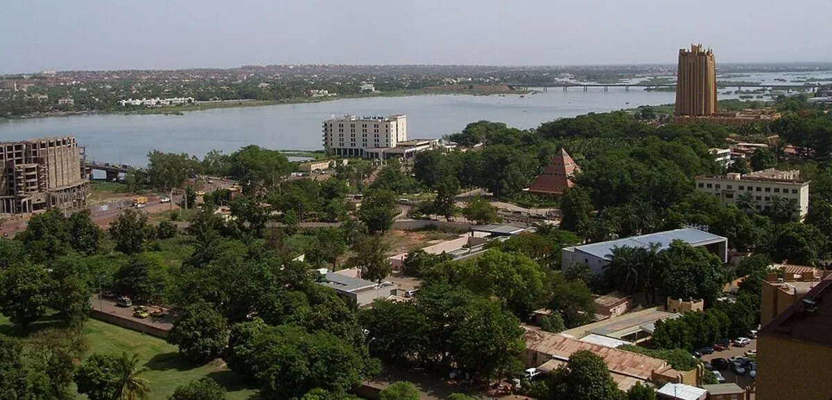 Mali blockade JNIM Bamako humanitarian crisis Amnesty International