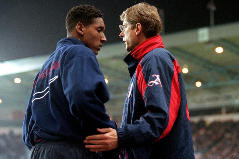 Nicolas Anelka avec Arsène Wenger, entraîneur d'Arsenal, deux mois après le transfert de l'attaquant parisien chez les Gunners. (M.Leech/Offside)