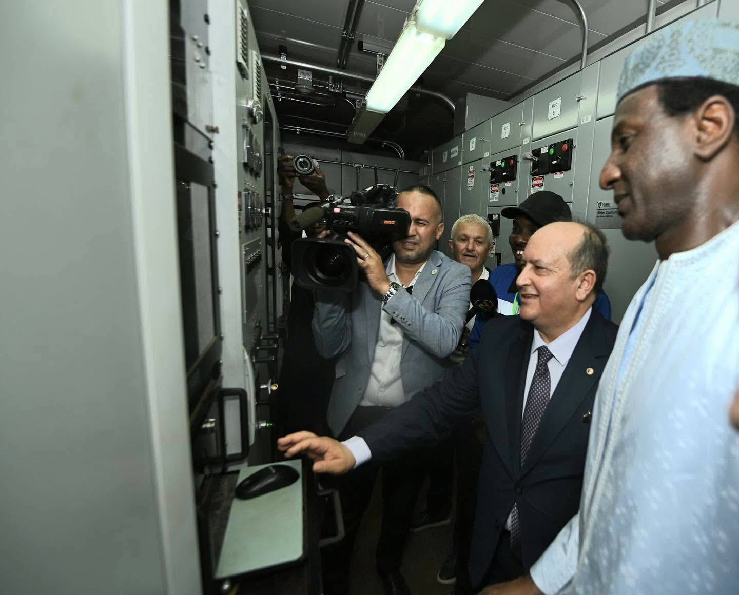 Delegations from Algeria and Niger during bilateral talks