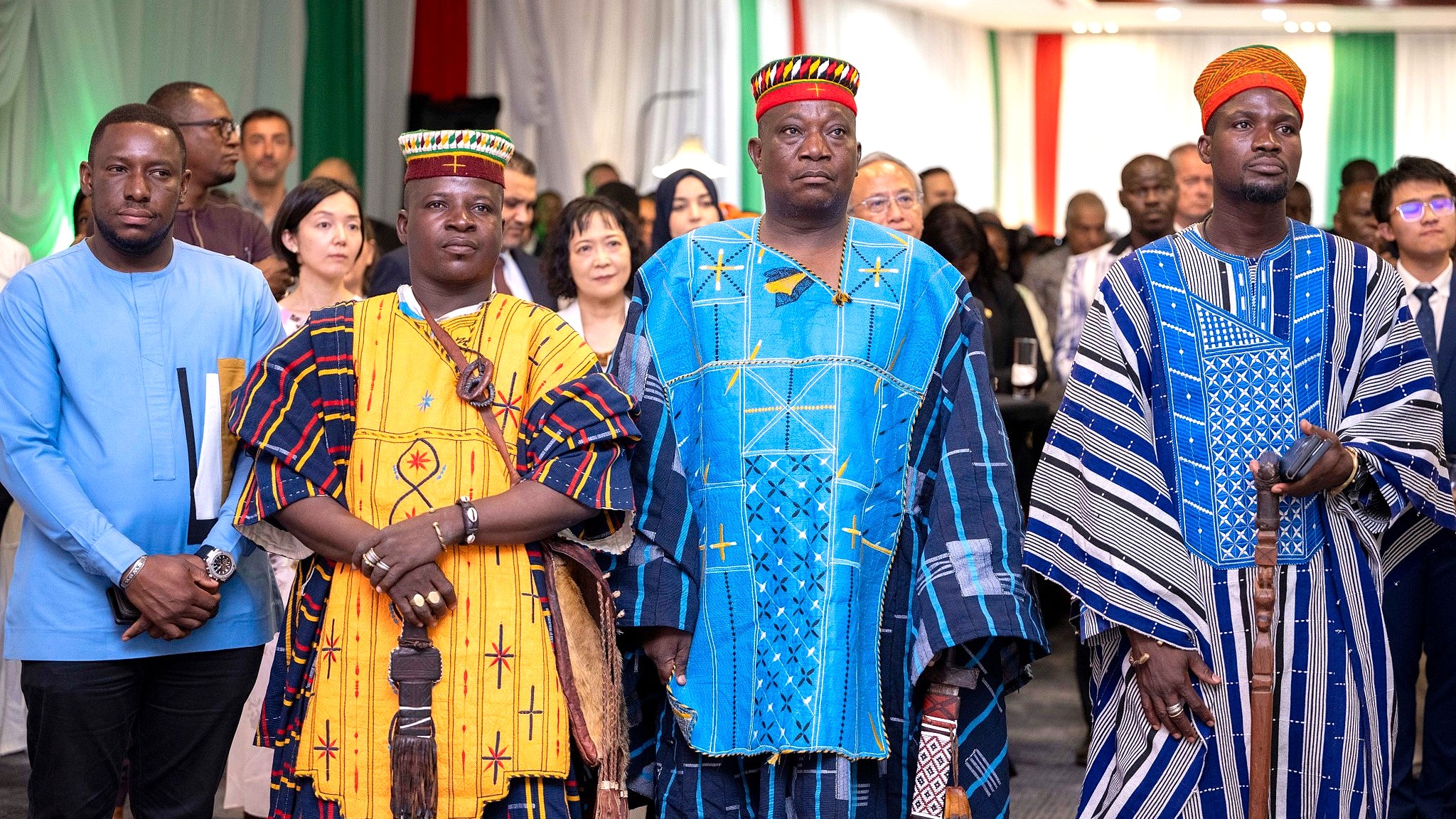 Burkinabè and Italian officials exchange greetings during the anniversary celebration