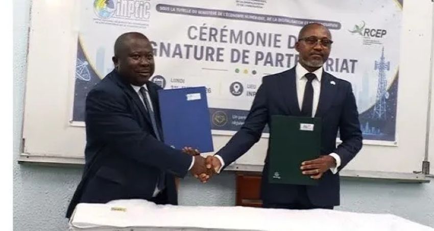 Official signing of the agreement between Gabon's telecommunications regulator and the national ICT institute