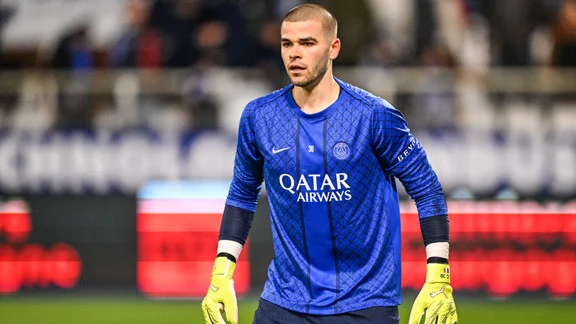 Lucas Chevalier in PSG kit