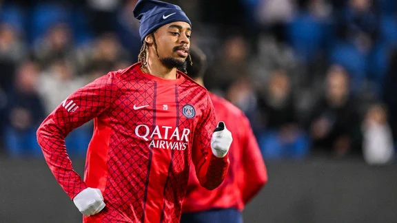 Bradley Barcola in action for PSG