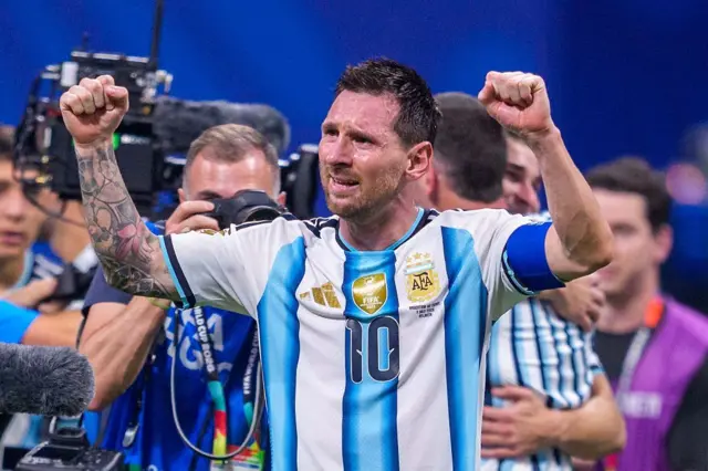 Lionel Messi celebrating Argentina's win in the 2026 World Cup Round of 16 match against Egypt at Atlanta Stadium, Georgia