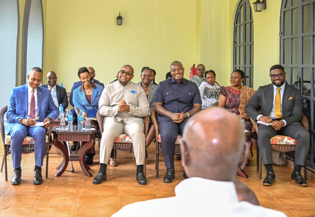 Diplomatic meeting between Congolese and Ugandan officials